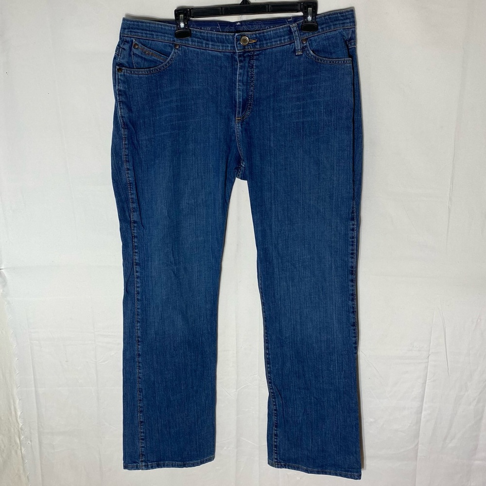Wrangler Q Baby Med Wash Mid Rise Straight Leg Jeans 17/18